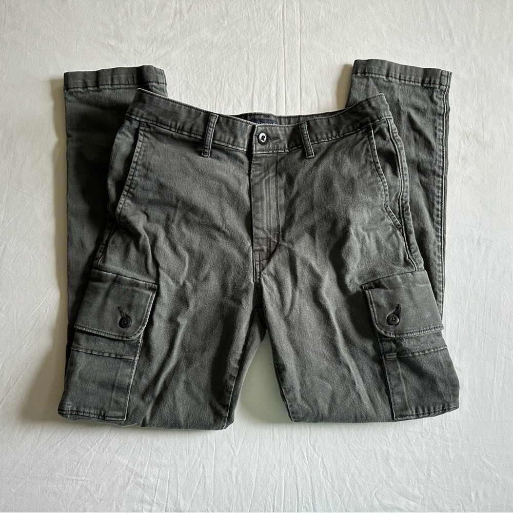Levi’s Cargos